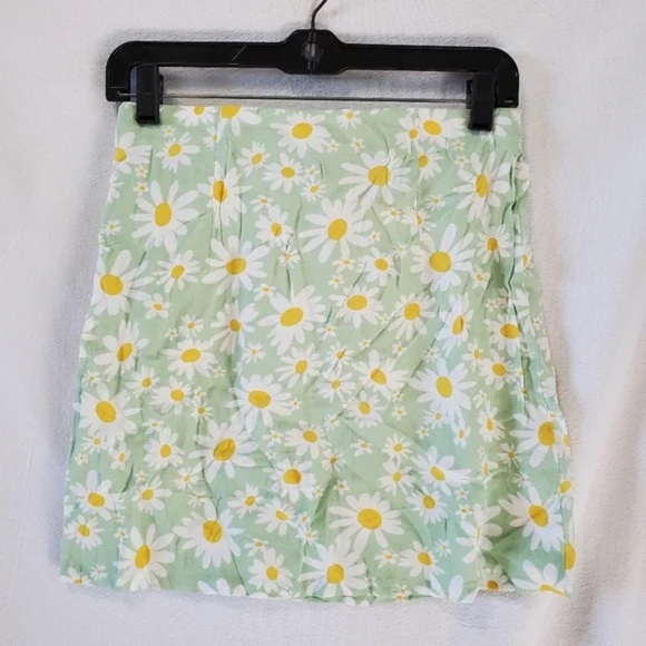 Elodie Floral Green Skirt Medium D - Picture 2 of 6